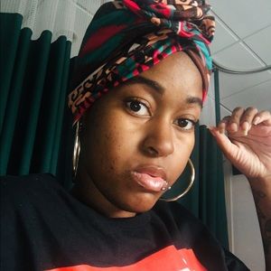 Meet your Posher, Danisha